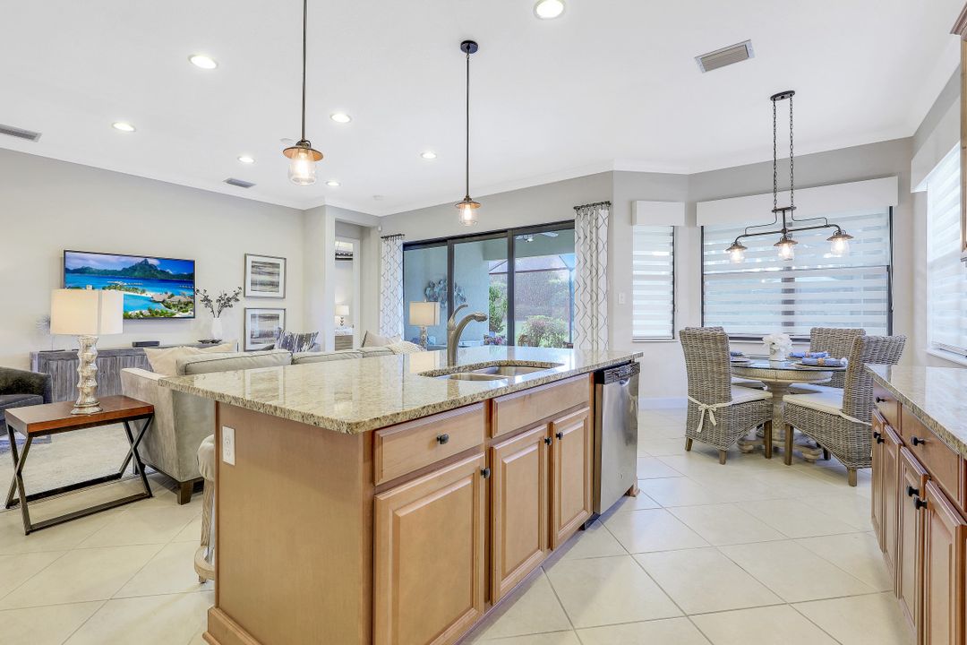 9021 Isla Bella Cir, Bonita Springs, FL 34135
