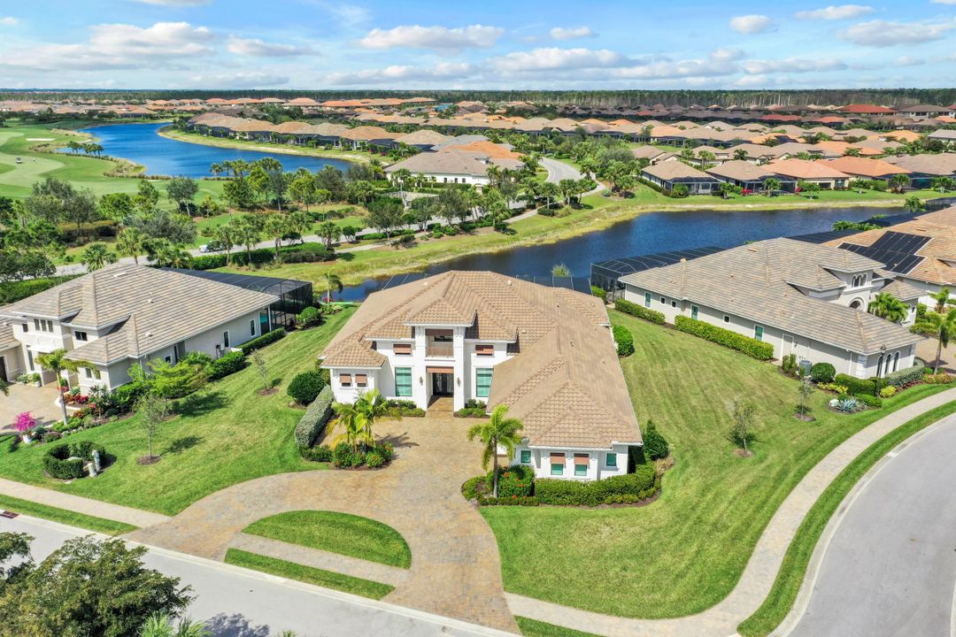 9011 Arrezo Ct, Naples, FL 34119