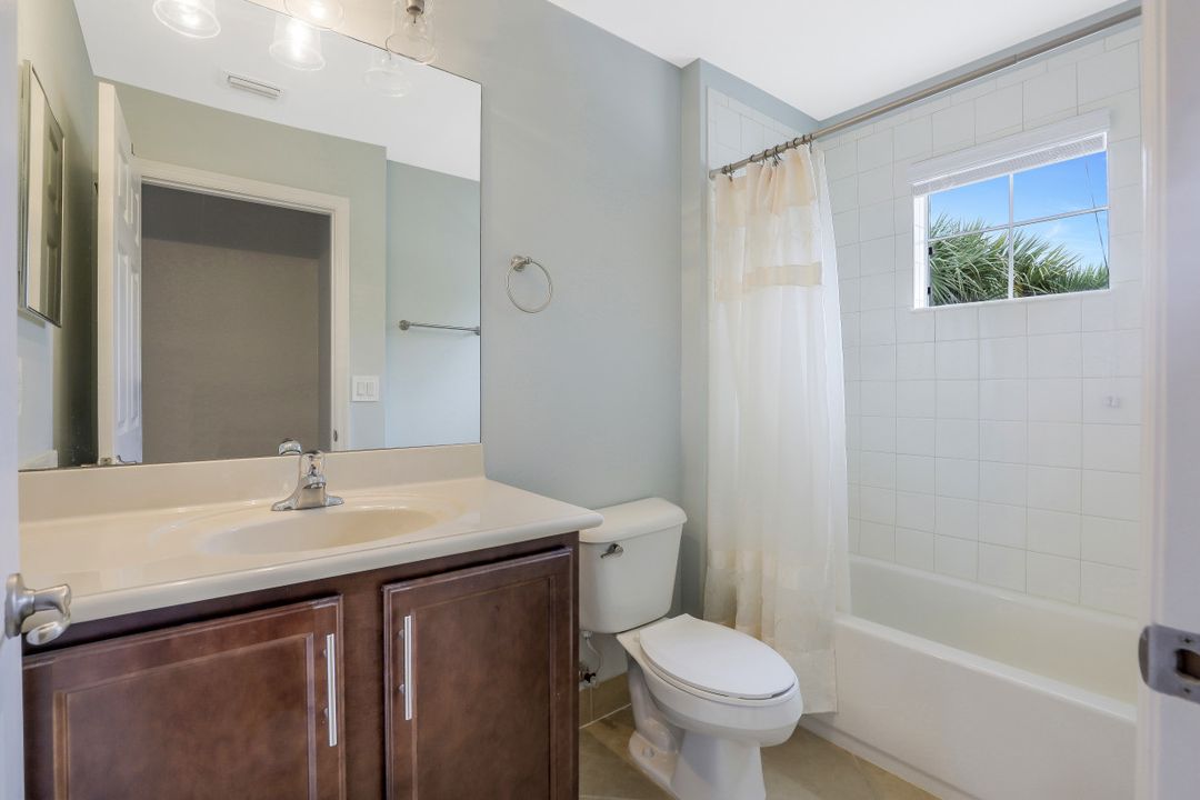 10313 Crepe Jasmine Ln, Fort Myers, FL 33913