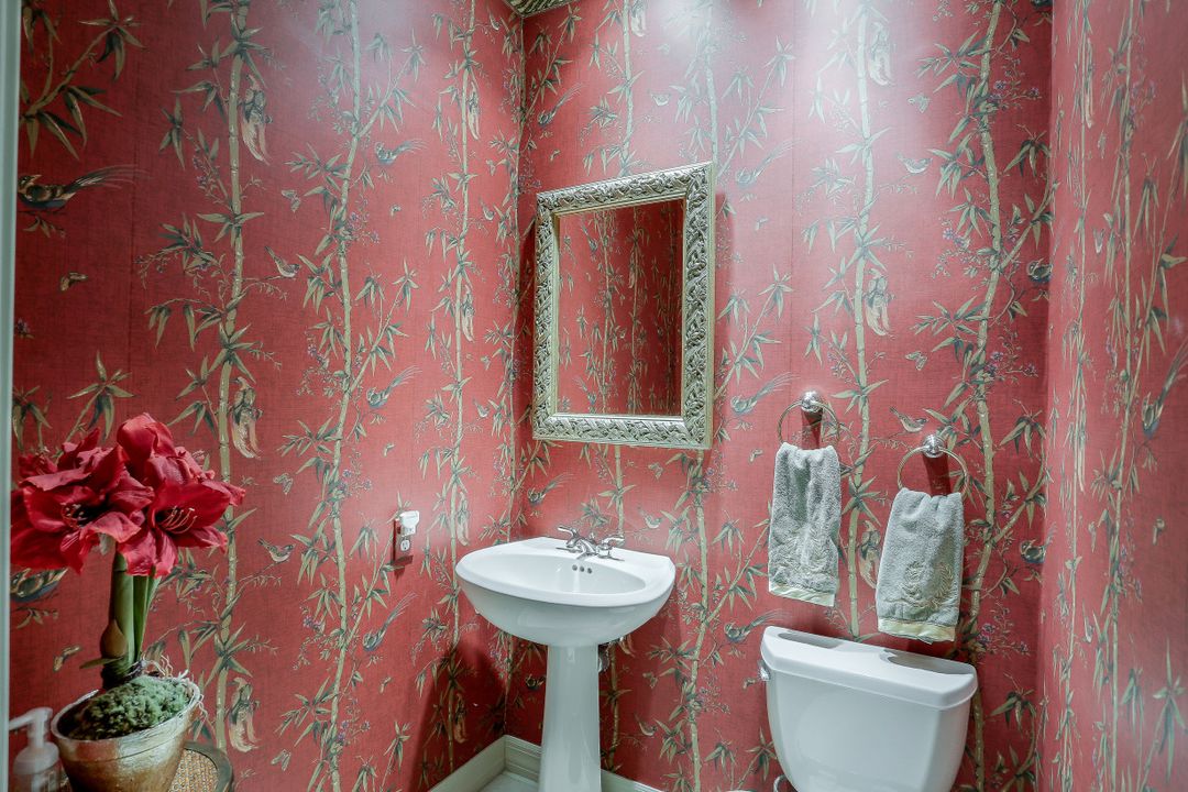 581 Wedgewood Way, Naples, FL 34119