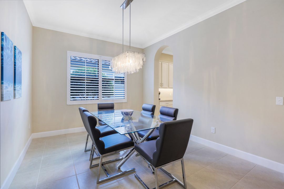 9366 Isla Bella Cir, Bonita Springs, FL 34135