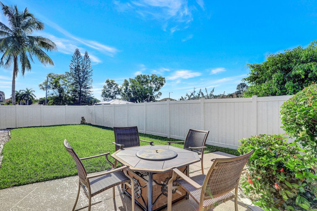 1922 Cape Coral Pkwy W, Cape Coral, FL 33914