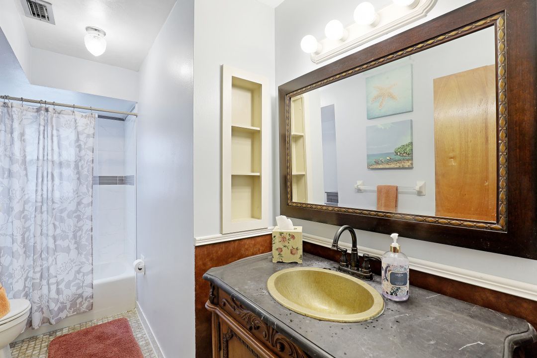 659 108th Ave N, Naples, FL 34108