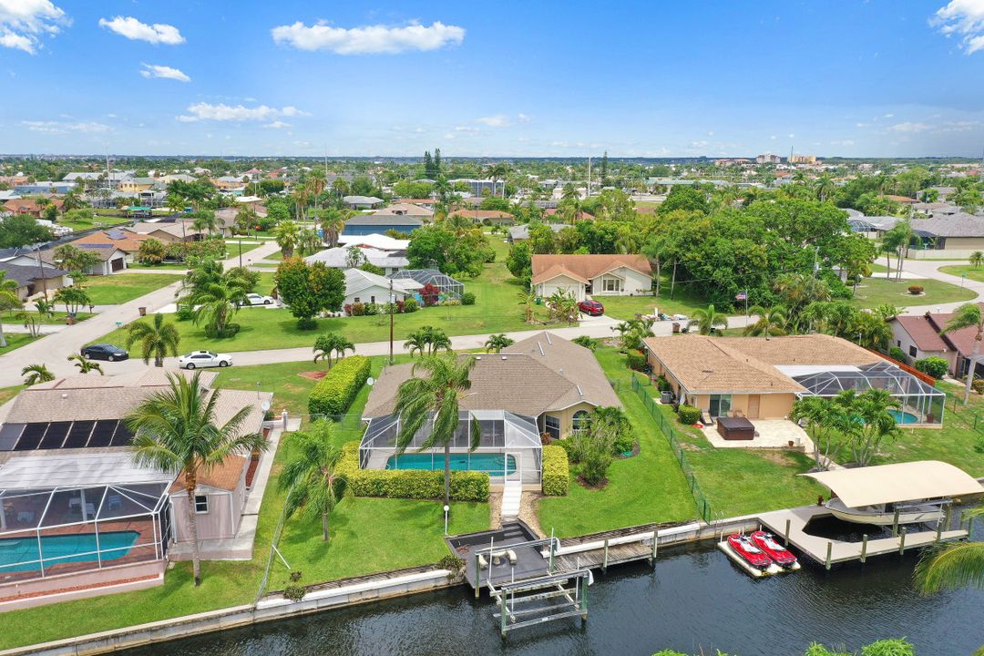 3870 SE 13th Pl, Cape Coral, FL 33904