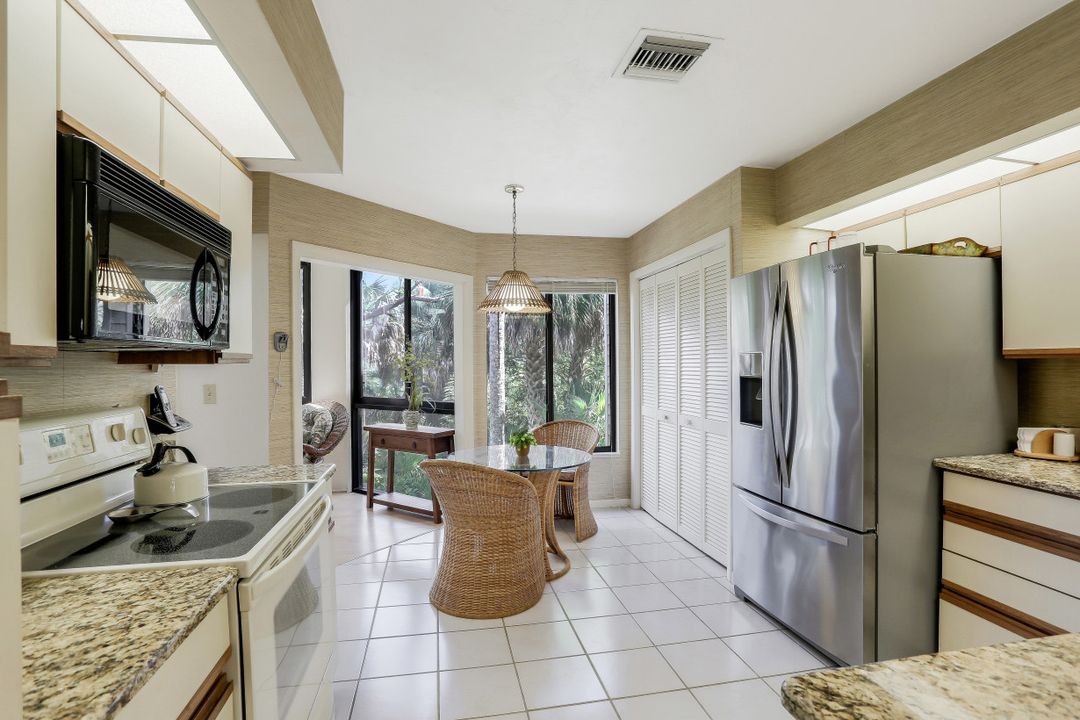 27006 Oakwood Lake Dr, Bonita Springs, FL 34134