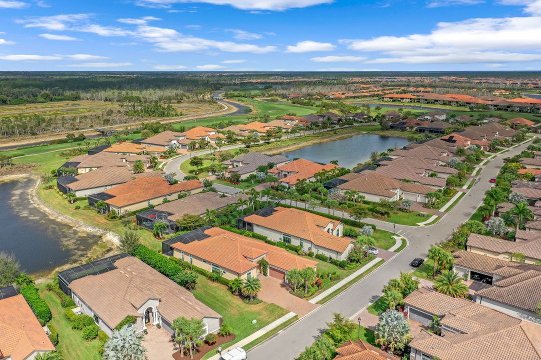 8651 Amour Ct, Naples, FL 34119