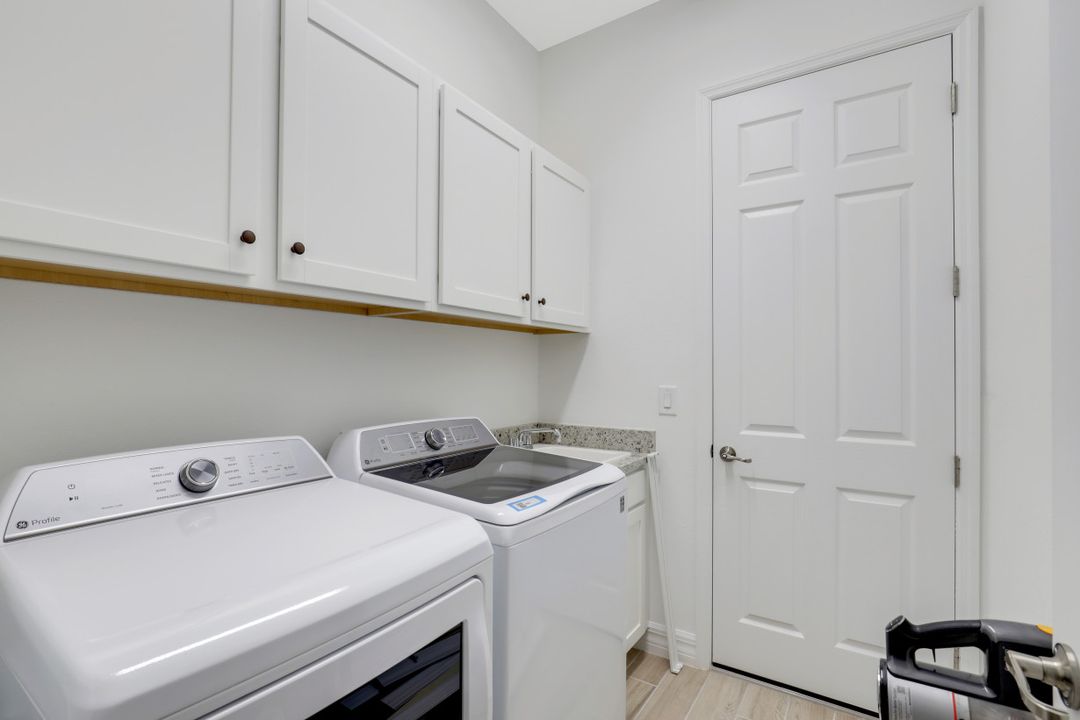 28009 Foxrock Ct, Bonita Springs, FL 34135