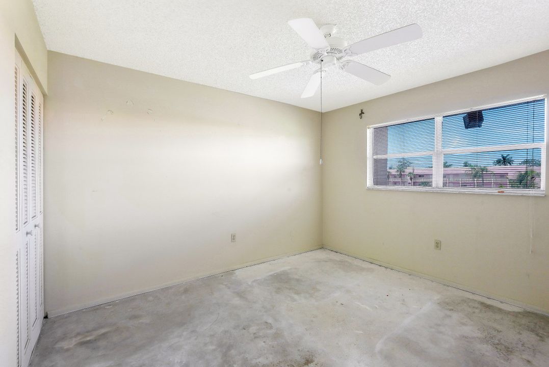 225 Turtle Lake Ct #304, Naples, FL 34105