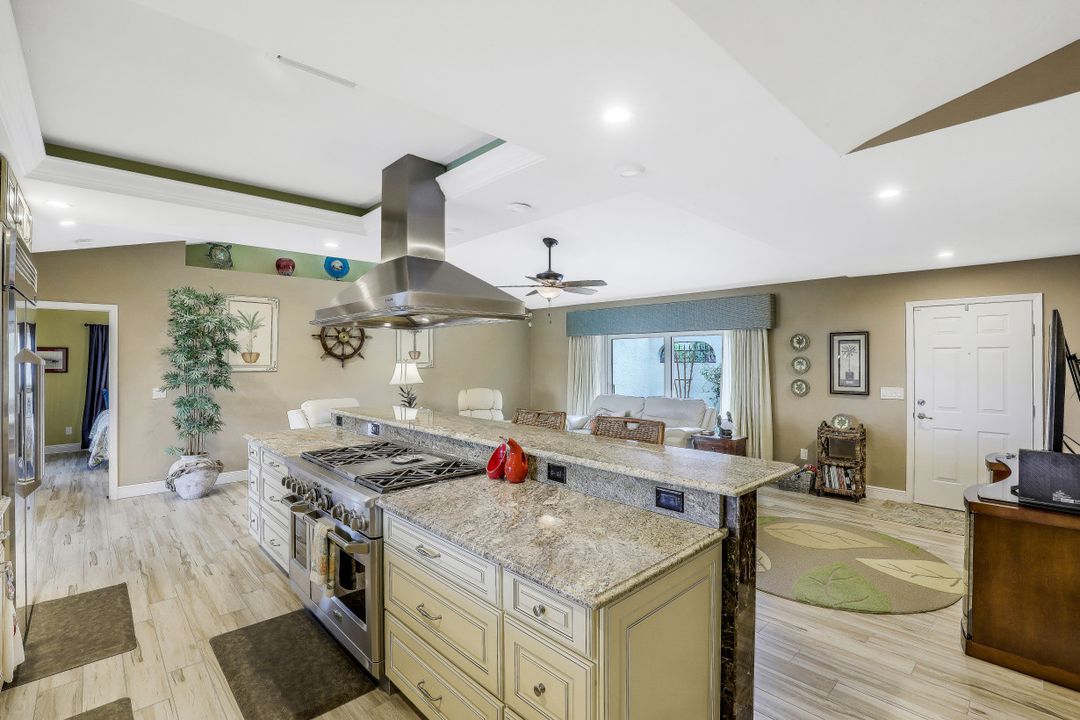 2811 SE 19th Pl, Cape Coral, FL 33904