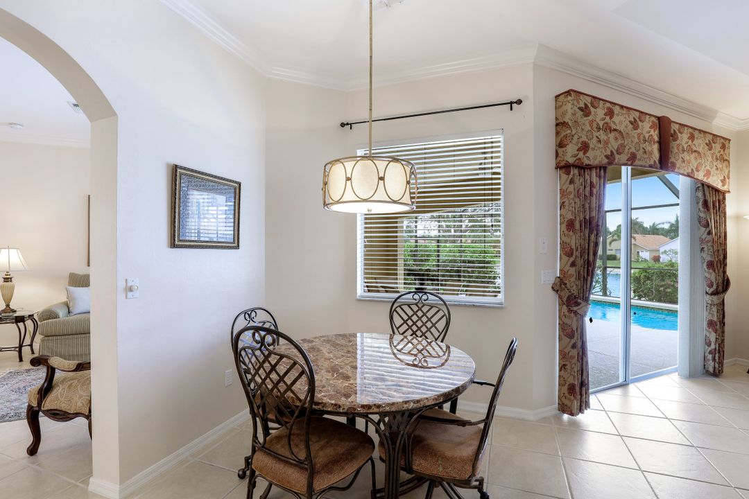5014 Old Pond Dr, Naples, FL 34104