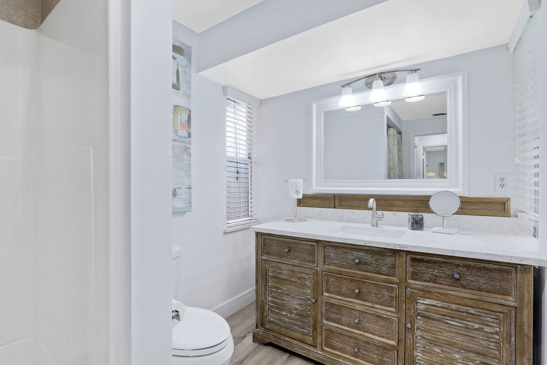 580 105th Ave N, Naples, FL 34108