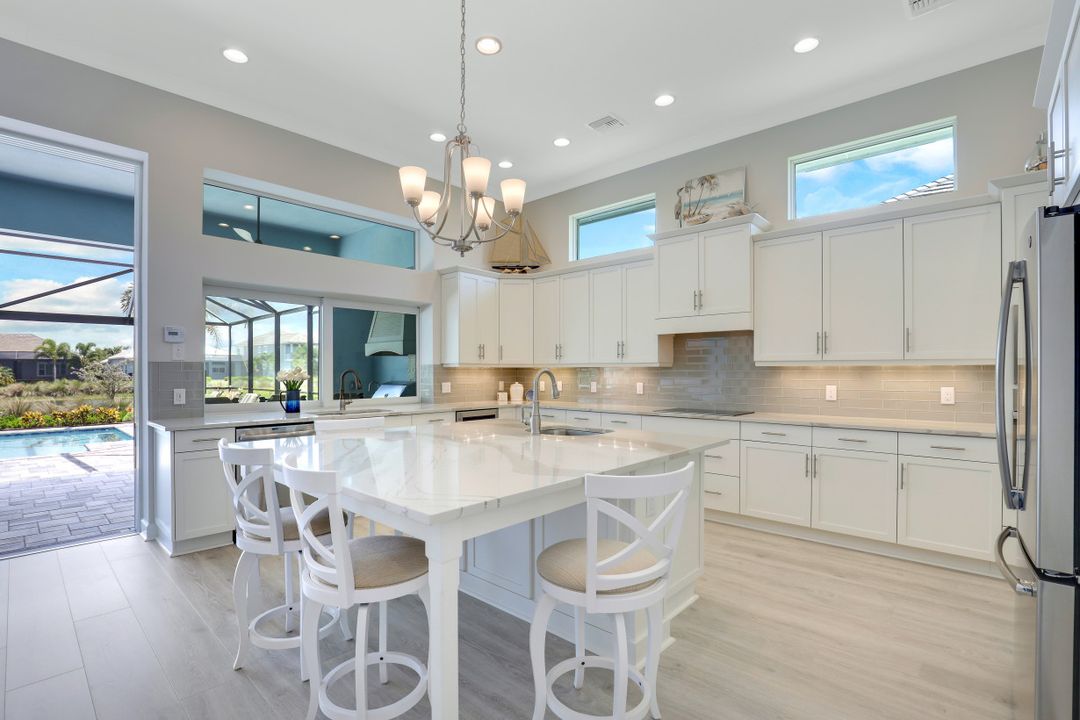 5771 Clarendon Dr, Naples, FL 34113