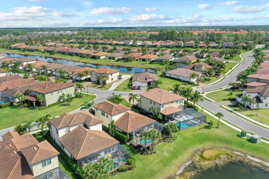 4714 Formosa Dr, Naples, FL 34119