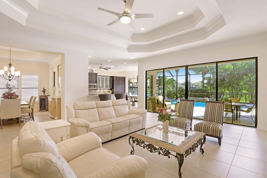 2760 Crystal Way, Naples, FL 34119