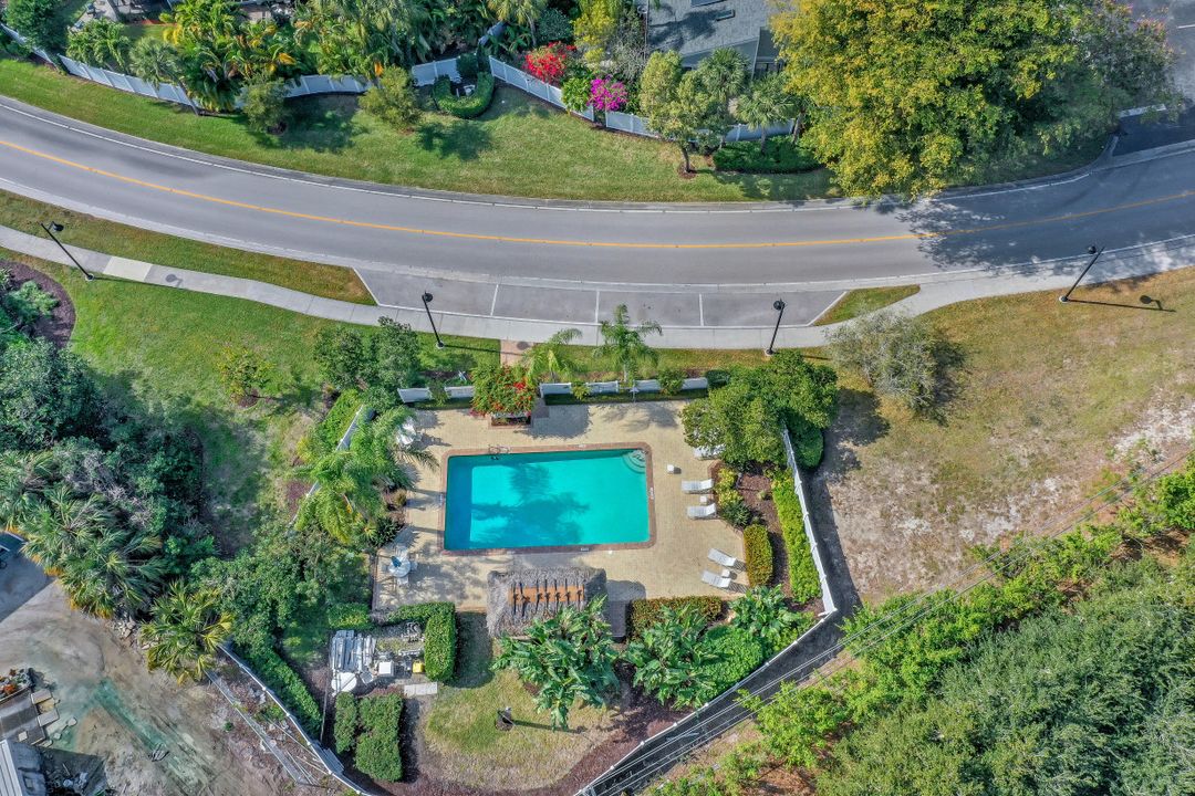 368 Woodshire Ln #B10, Naples, FL 34105