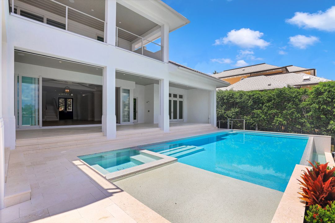 313 Turtle Hatch Rd, Naples, FL 34103