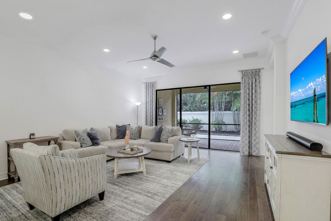 13395 Silktail Dr, Naples, FL 34109