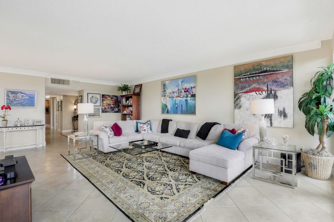 4031 Gulf Shore Blvd  #4F, Naples, FL 34103