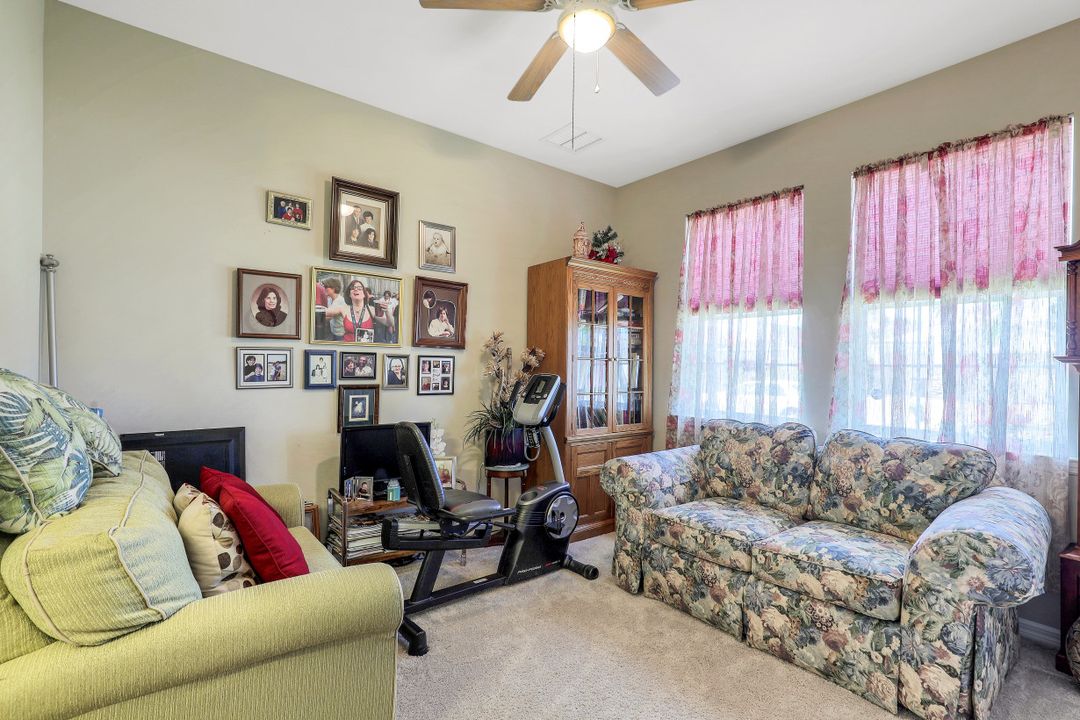 3188 Amadora Cir, Cape Coral, FL 33909