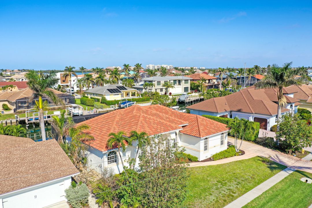 718 Nautilus Ct, Marco Island, FL 34145