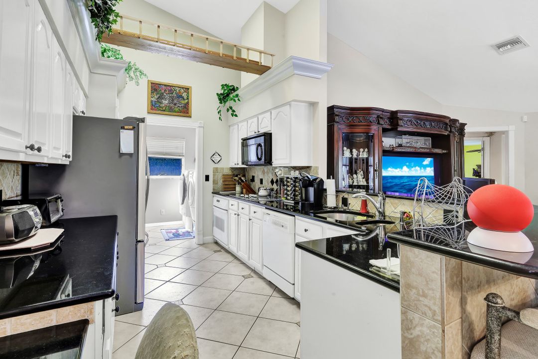 131 Plantation Cir, Naples, FL 34104