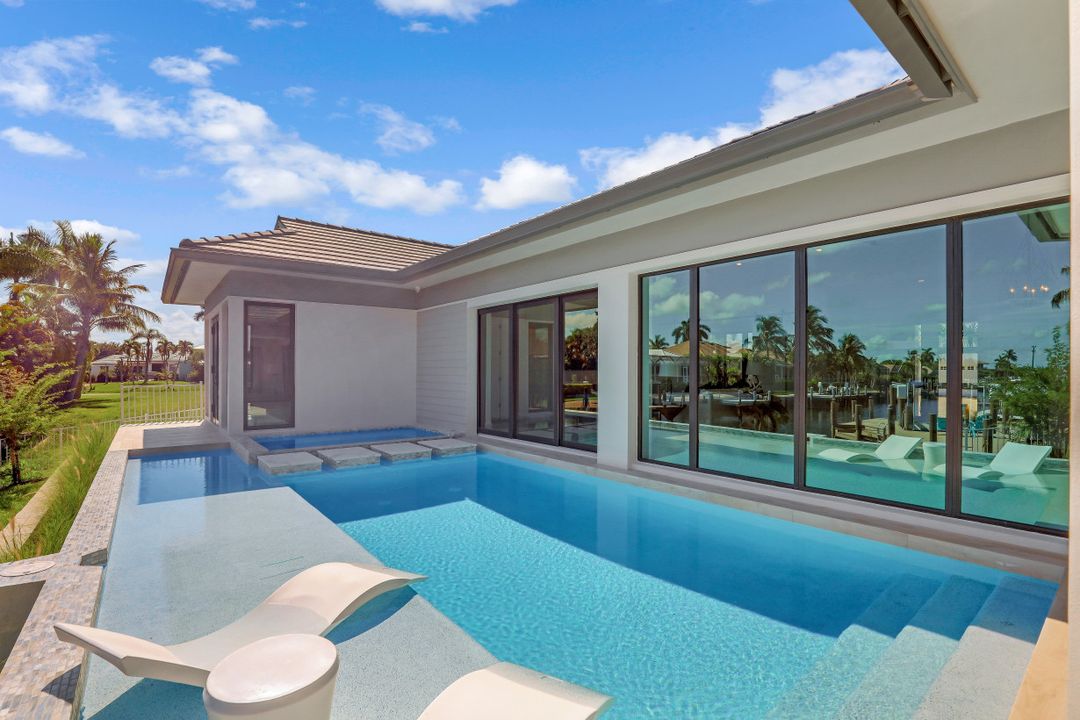 950 Bonita Ct, Marco Island, FL 34145