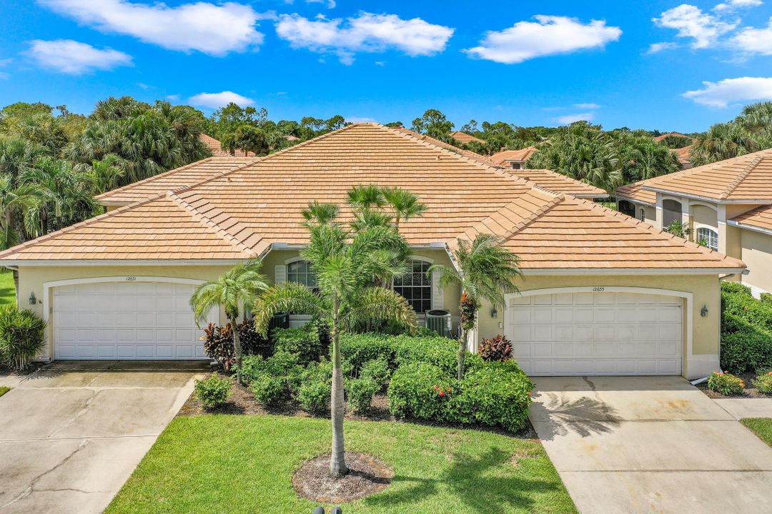 12655 Fox Ridge Dr, Bonita Springs, FL 34135