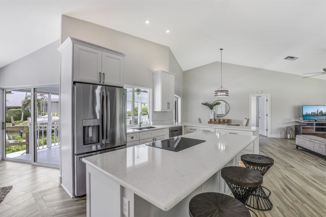 370 Cottage Ct, Marco Island, FL 34145