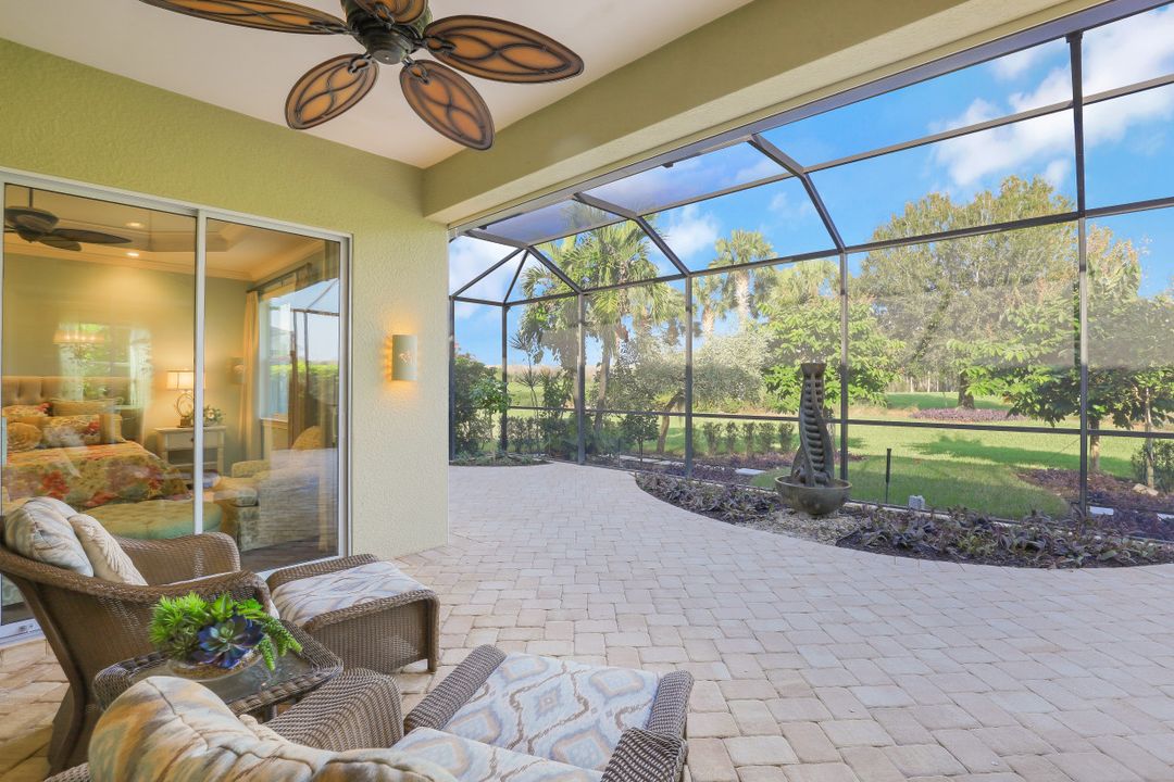 9090 Limestone Ln, Naples, FL 34120