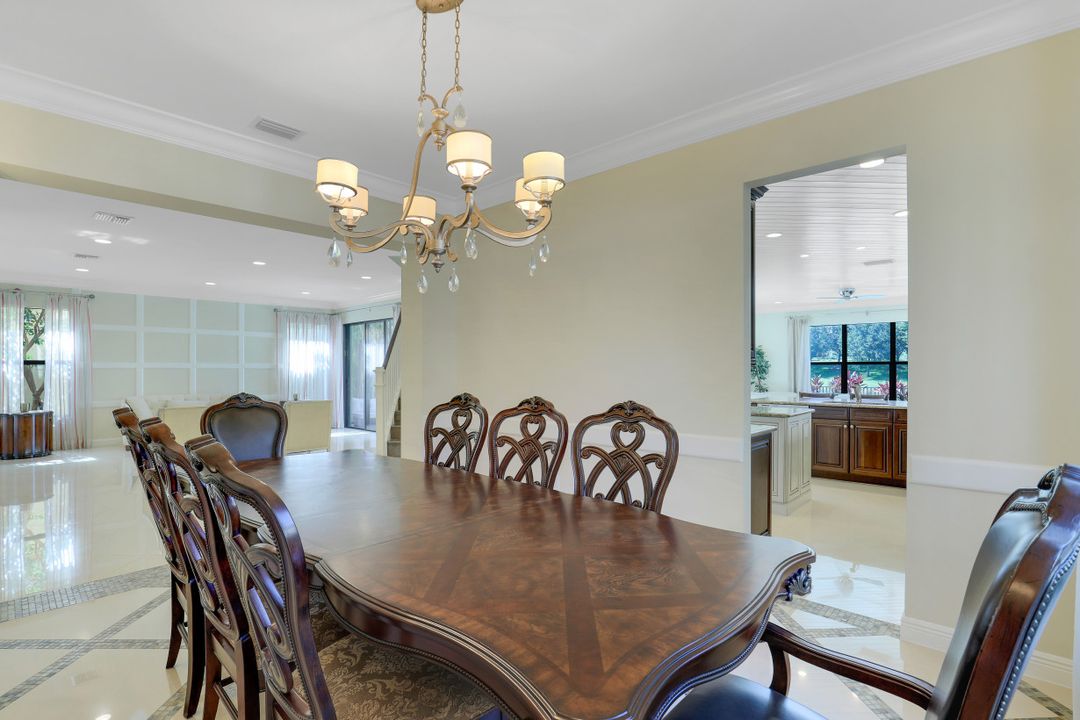 3642 Santaren Ct, Naples, FL 34119