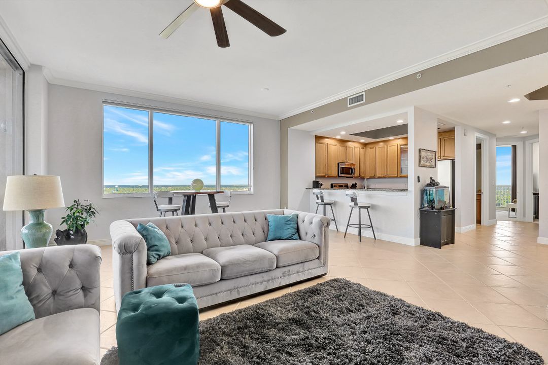 2090 W First St, Fort Myers, FL 33901