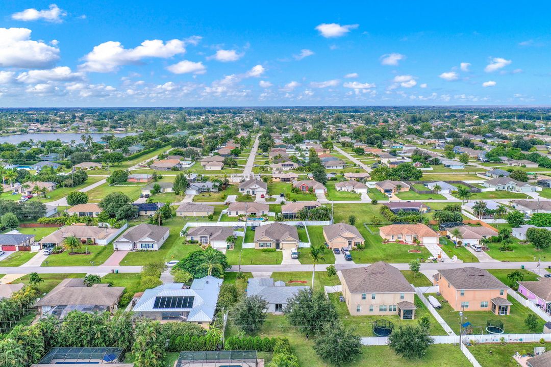 326 SW 19th Ln, Cape Coral, FL 33991