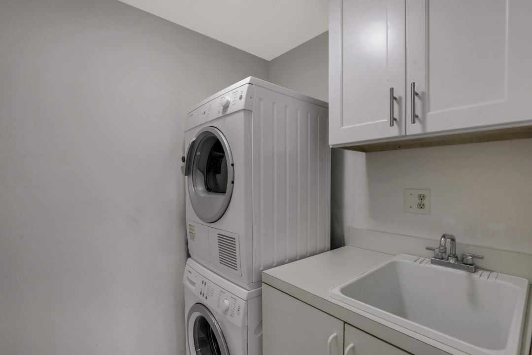 4051 Gulf Shore Blvd N #1204, Naples, FL 34103