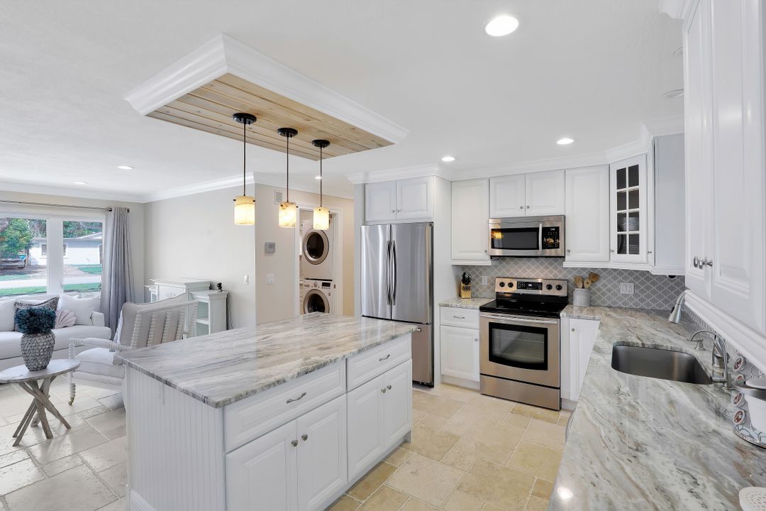 2824 Poinciana St, Naples, FL 34105