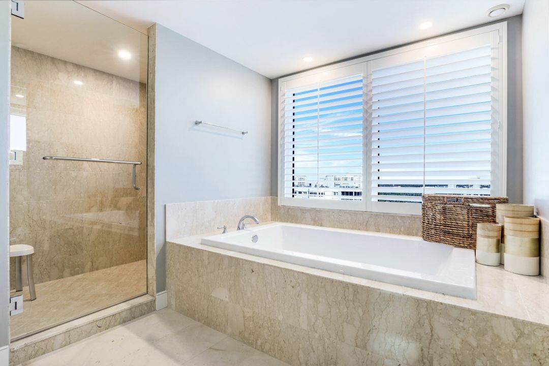 11125 Gulf Shore Dr #1001, Naples, FL 34108