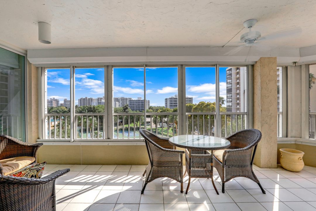 21 Bluebill Ave #404, Naples, FL 34108