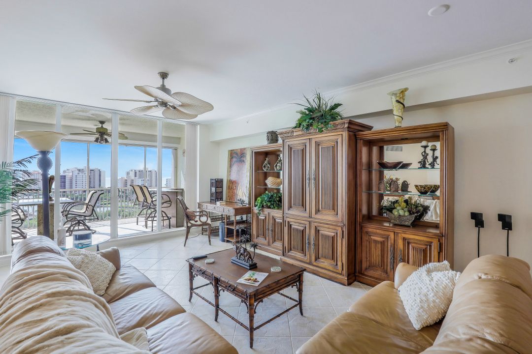 300 Dunes Blvd #1004, Naples, FL 34110