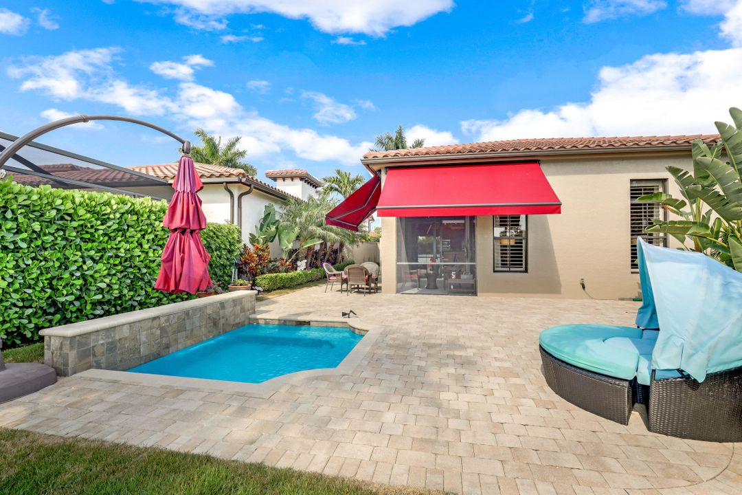 7919 Cordoba Pl, Naples, FL 34113