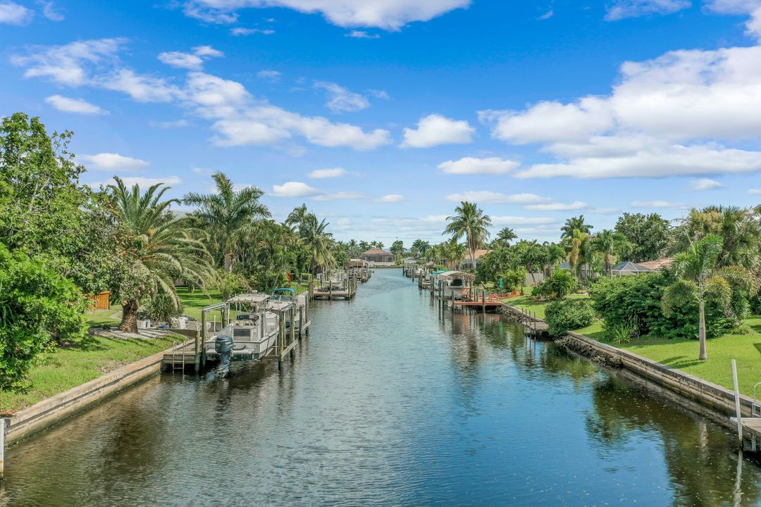 5310 Bayview Ct, Cape Coral, FL 33904