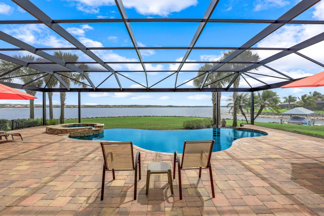 9424 Copper Rock Ct, Naples, FL 34120