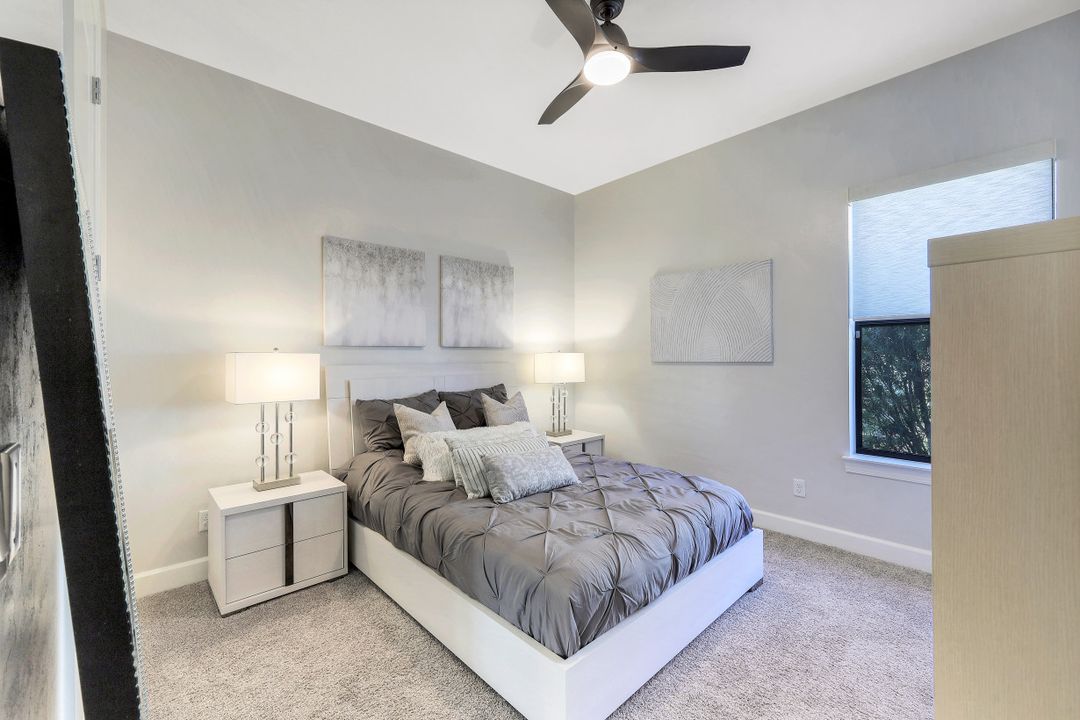 8696 Dilillo Ct, Naples, FL 34119