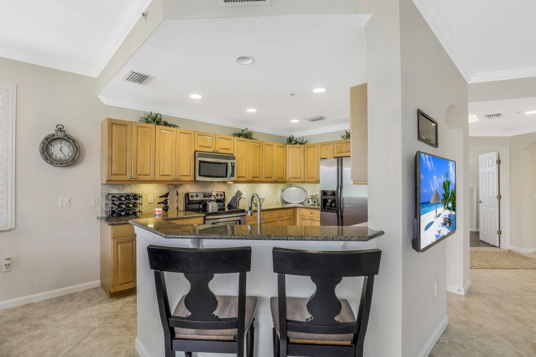 8735 Coastline Ct #102, Naples, FL 34120