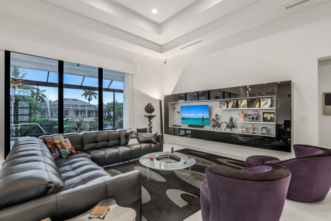 1567 Jamaica Ct, Marco Island, FL 34145