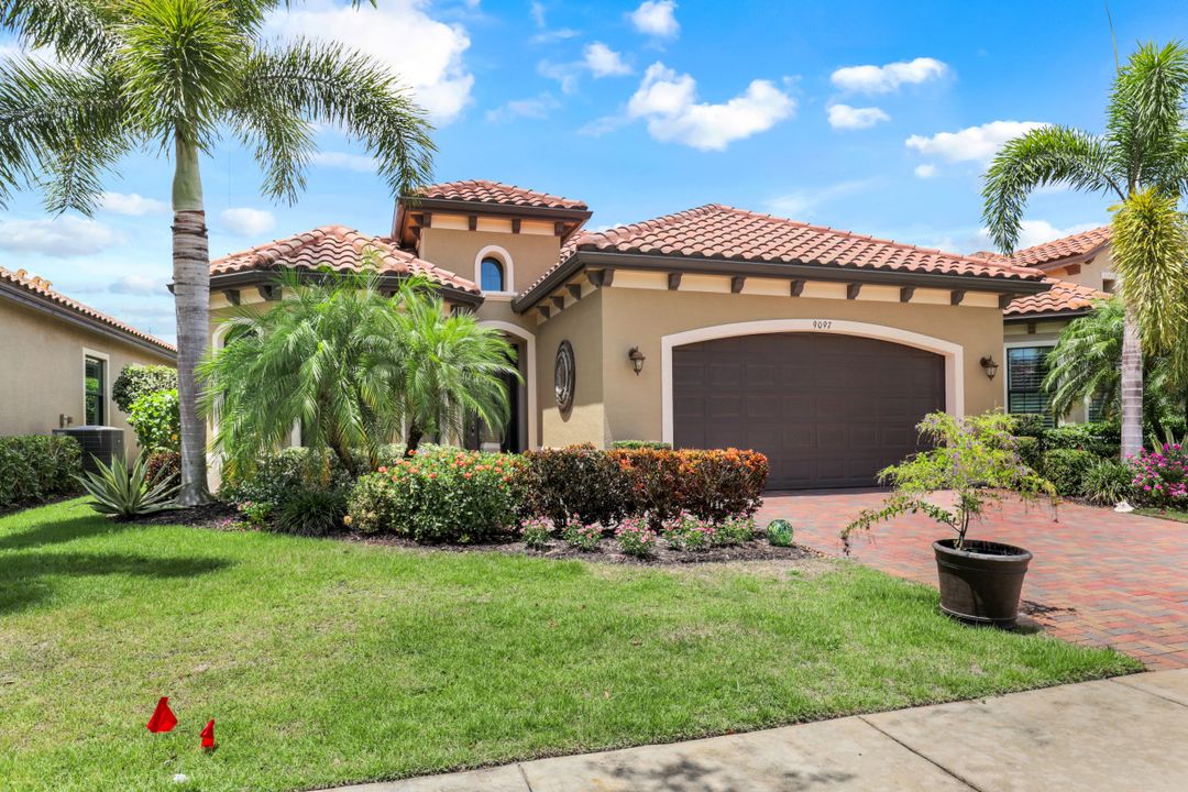 9097 Isla Bella Cir, Bonita Springs, FL 34135