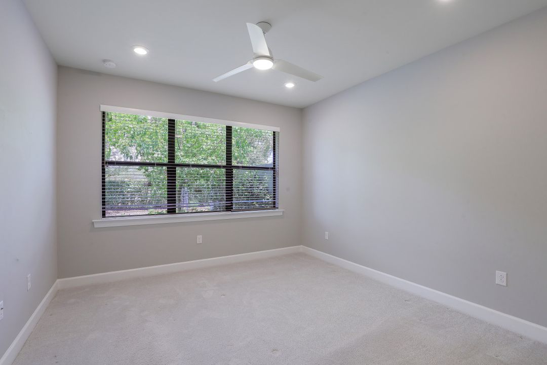 7650 Jacaranda Ln, Naples, FL 34114