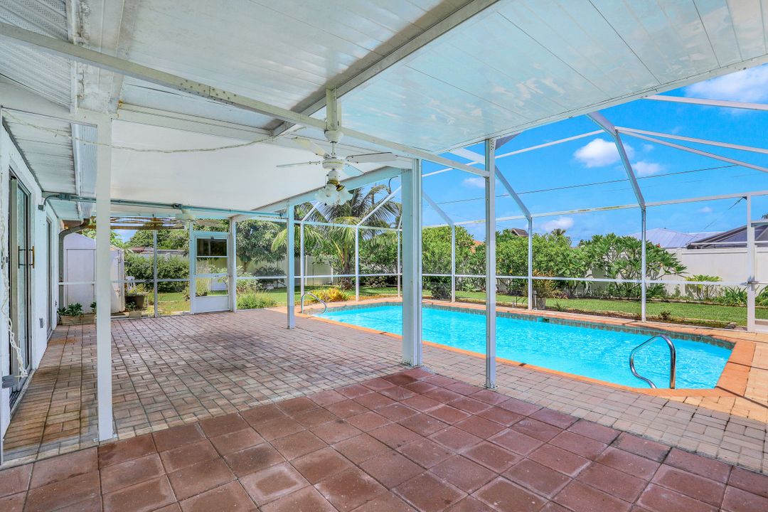 1007 Archer Pkwy E, Cape Coral, FL 33904