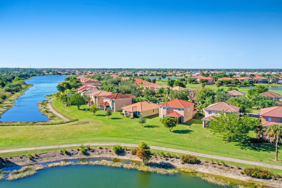 1697 Birdie Dr, Naples, FL 34120