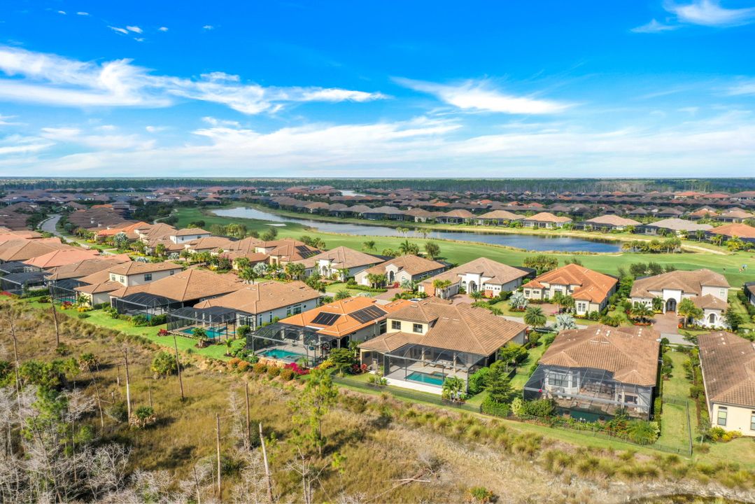 9086 Sorreno Ct, Naples, FL 34119