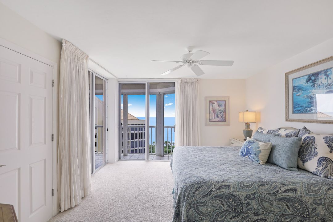 40 Seagate Dr #1101, Naples, FL 34103