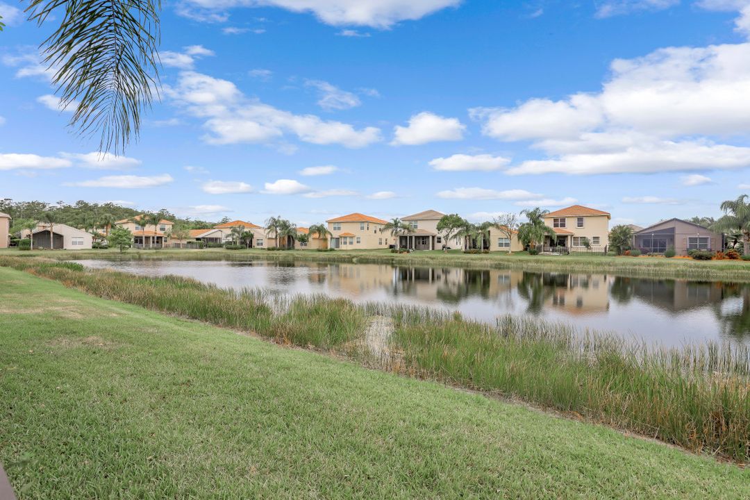 10313 Crepe Jasmine Ln, Fort Myers, FL 33913